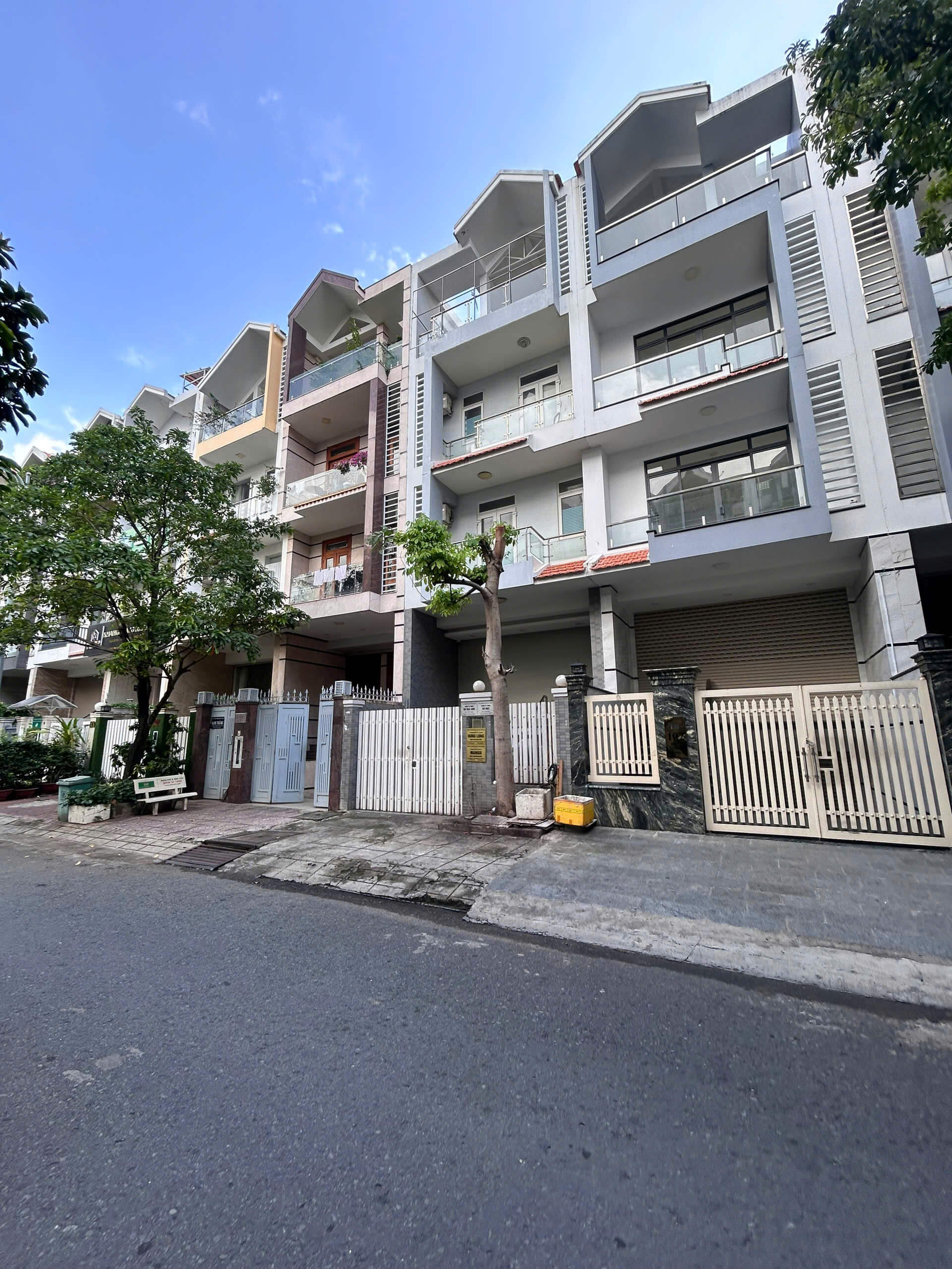 nhà phố him lam kênh tẻ giá rẻ