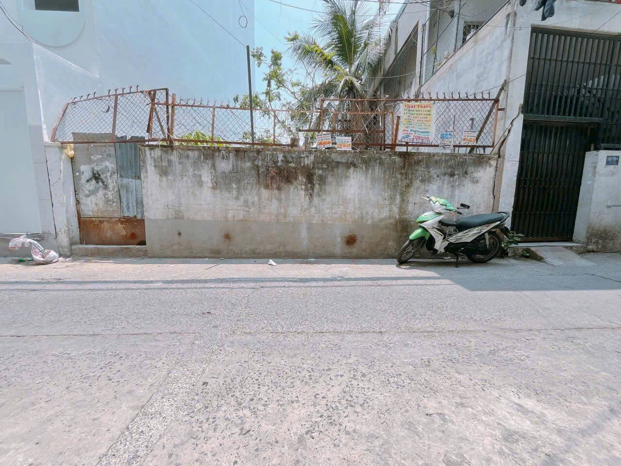 bán đất hẻm xe hơi Bùi Văn Ba Quận 7