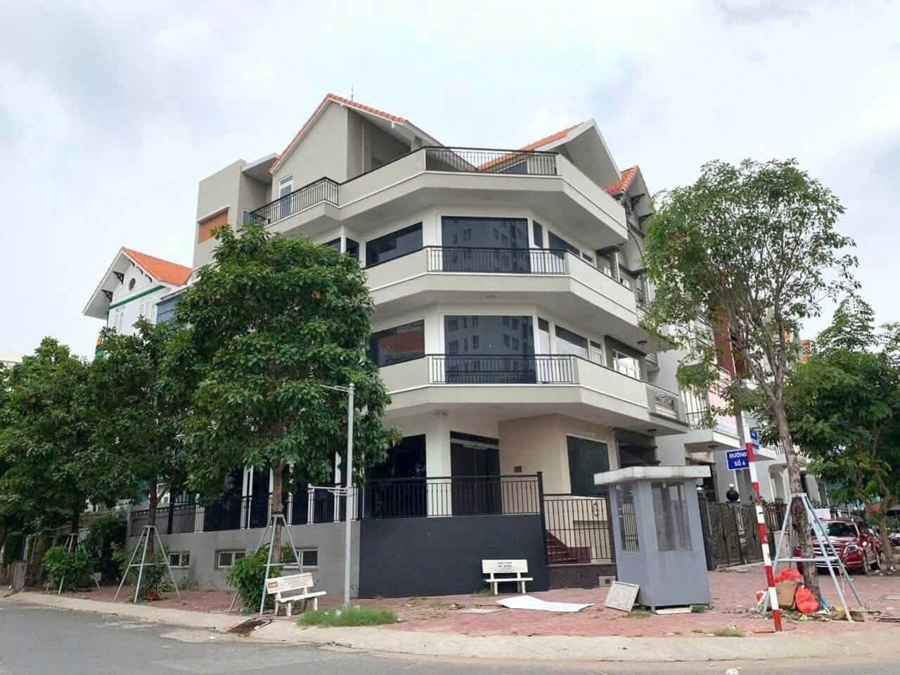 cho thuê căn góc biệt thự him lam quận 7