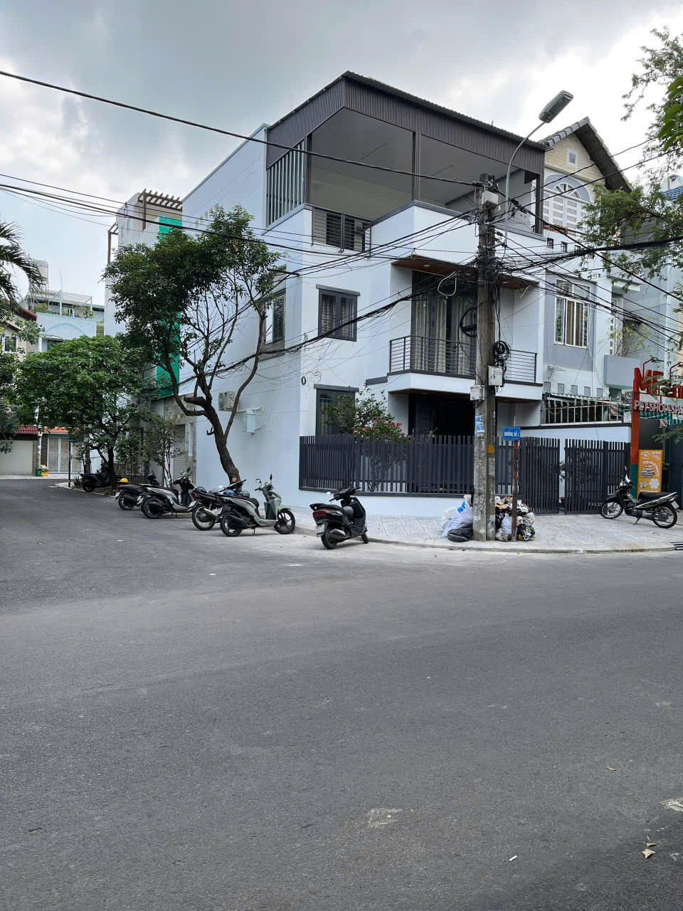 bán nhà căn góc 2 mặt tiền quận 7