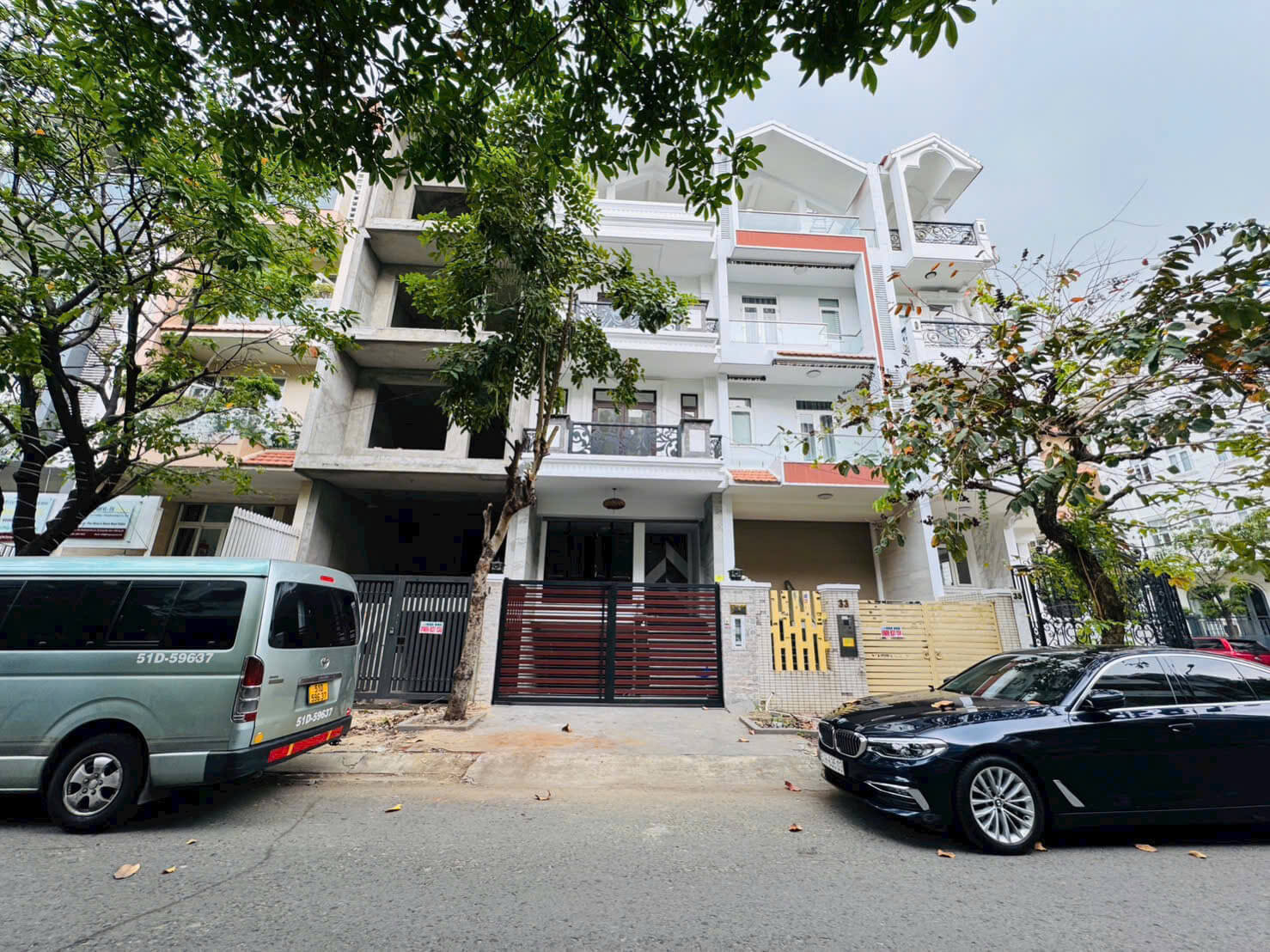 bán nhà phố mặt tiền Quận 7
